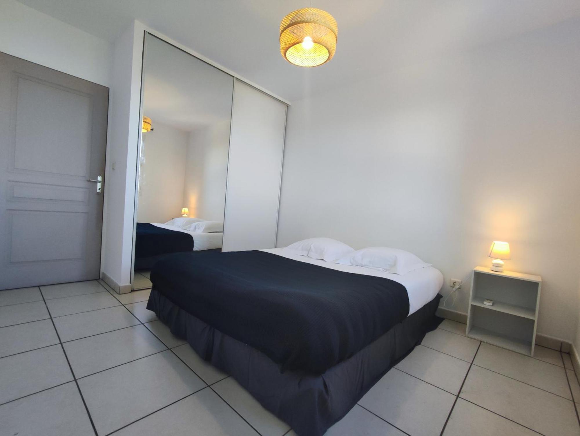 Le Nid Oceanique ! Appart T2 Avec Terrasse, Vue Mer Et Parking Prive En Sous Sol, Proche Du Centre Ville De Saint Gilles Les Bains Exterior foto